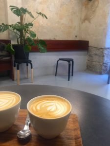 café