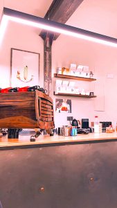 café